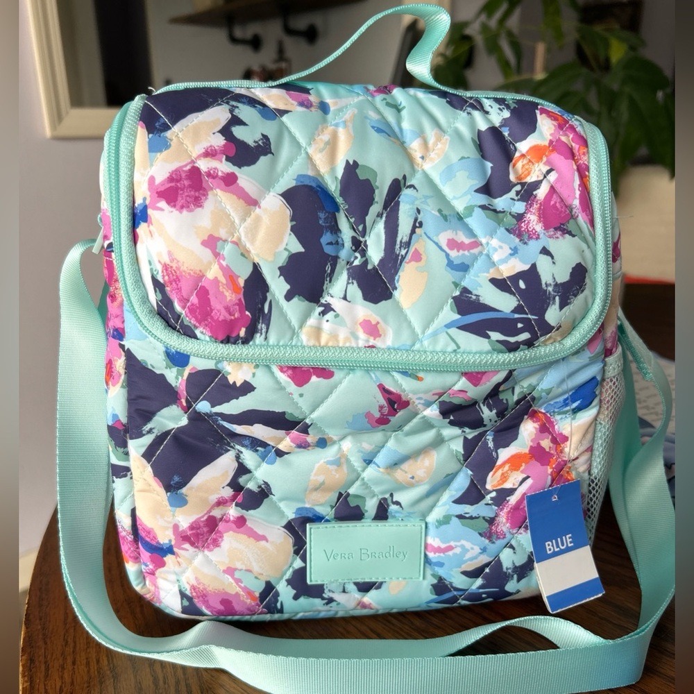 Vera Bradley Ultralight Lunch Crossbody
Floating Blossoms pattern